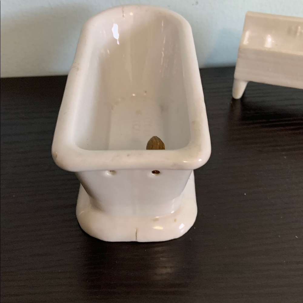 Porcelain Doll/Mini House Tub and Sink - Picture 5 of 13